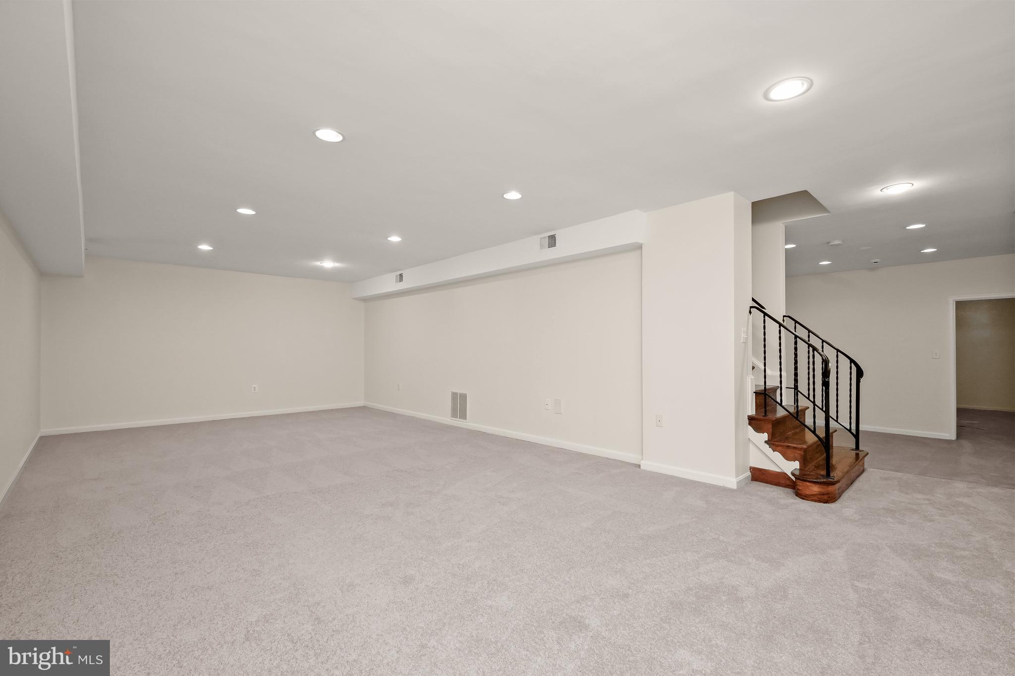 6109 EASTVIEW STREET