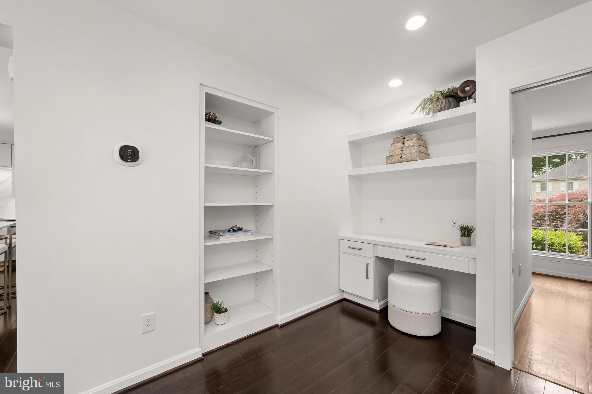 6109 EASTVIEW STREET