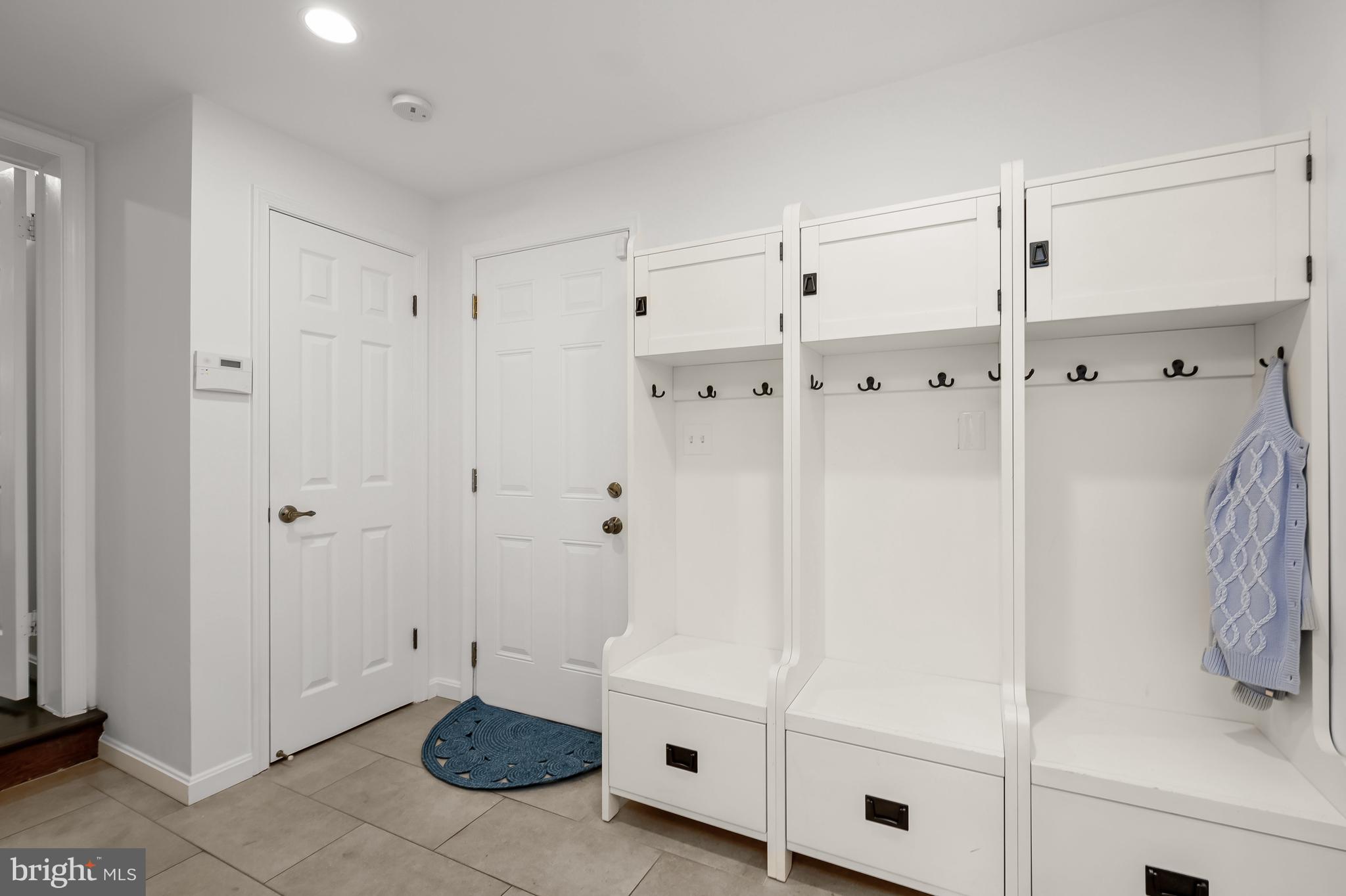 6109 EASTVIEW STREET