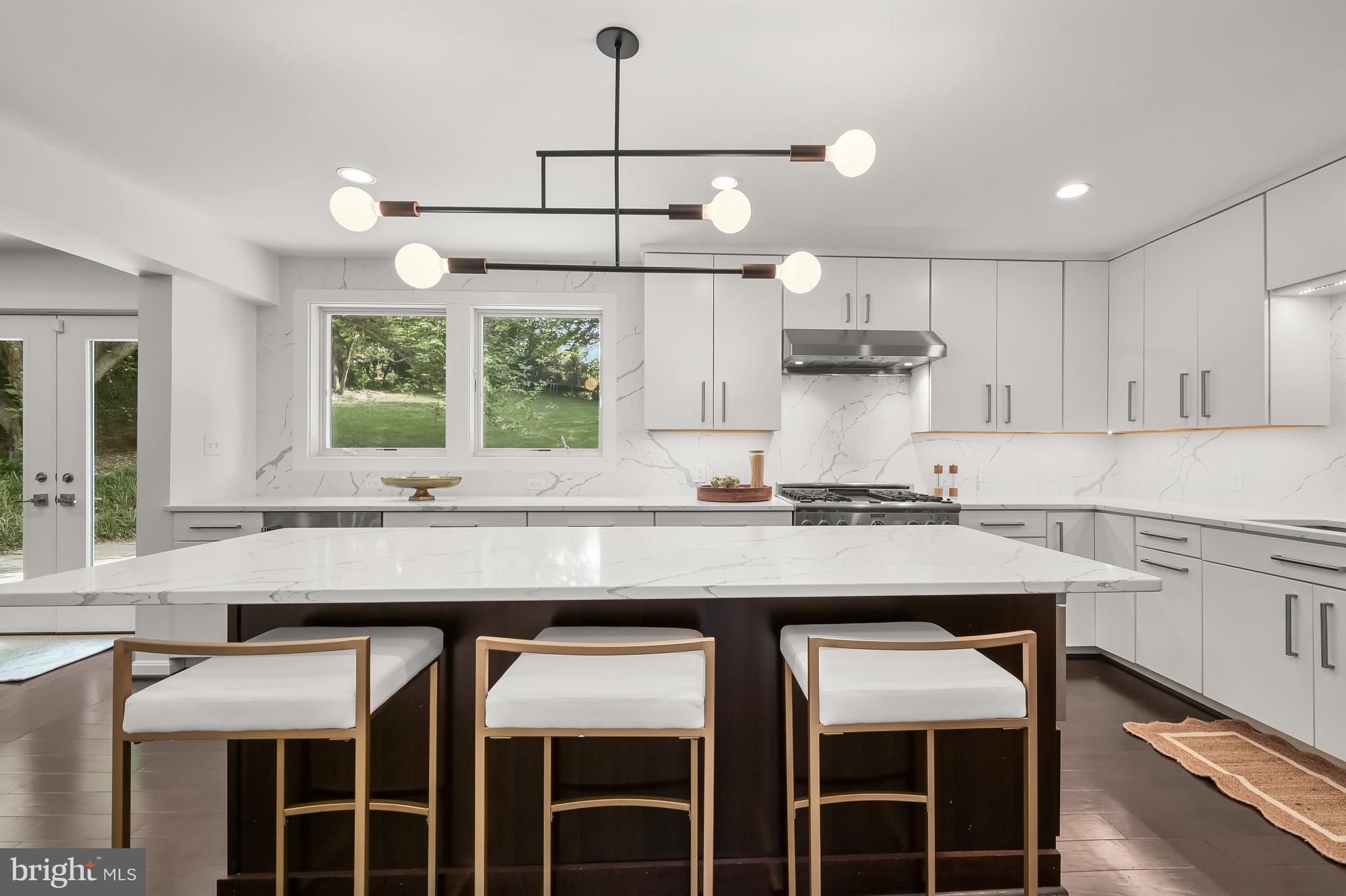 6109 EASTVIEW STREET