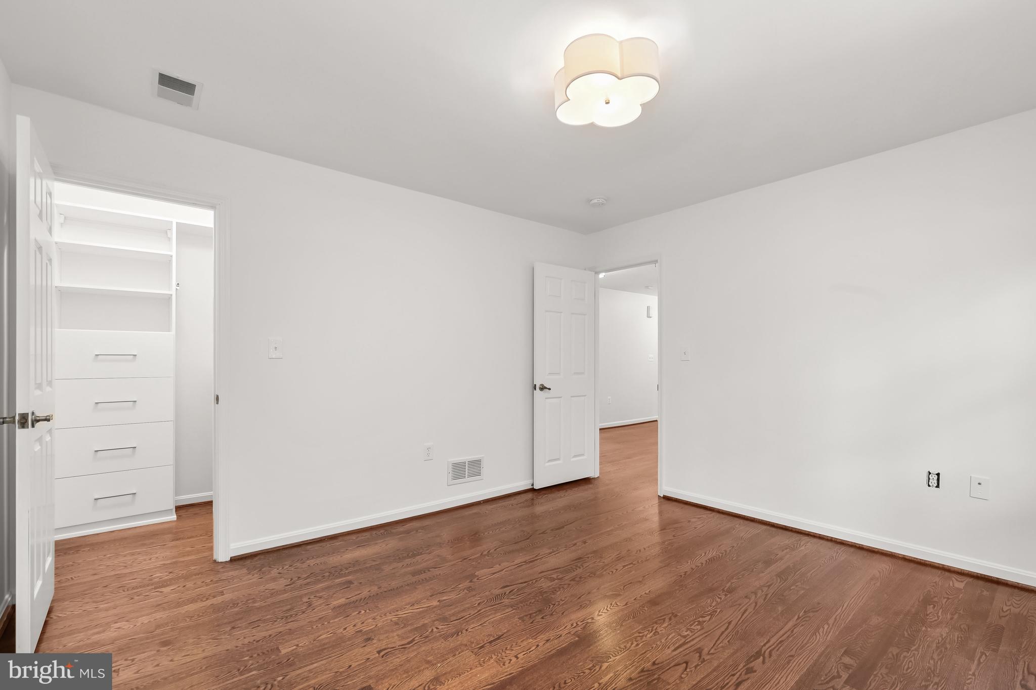 6109 EASTVIEW STREET