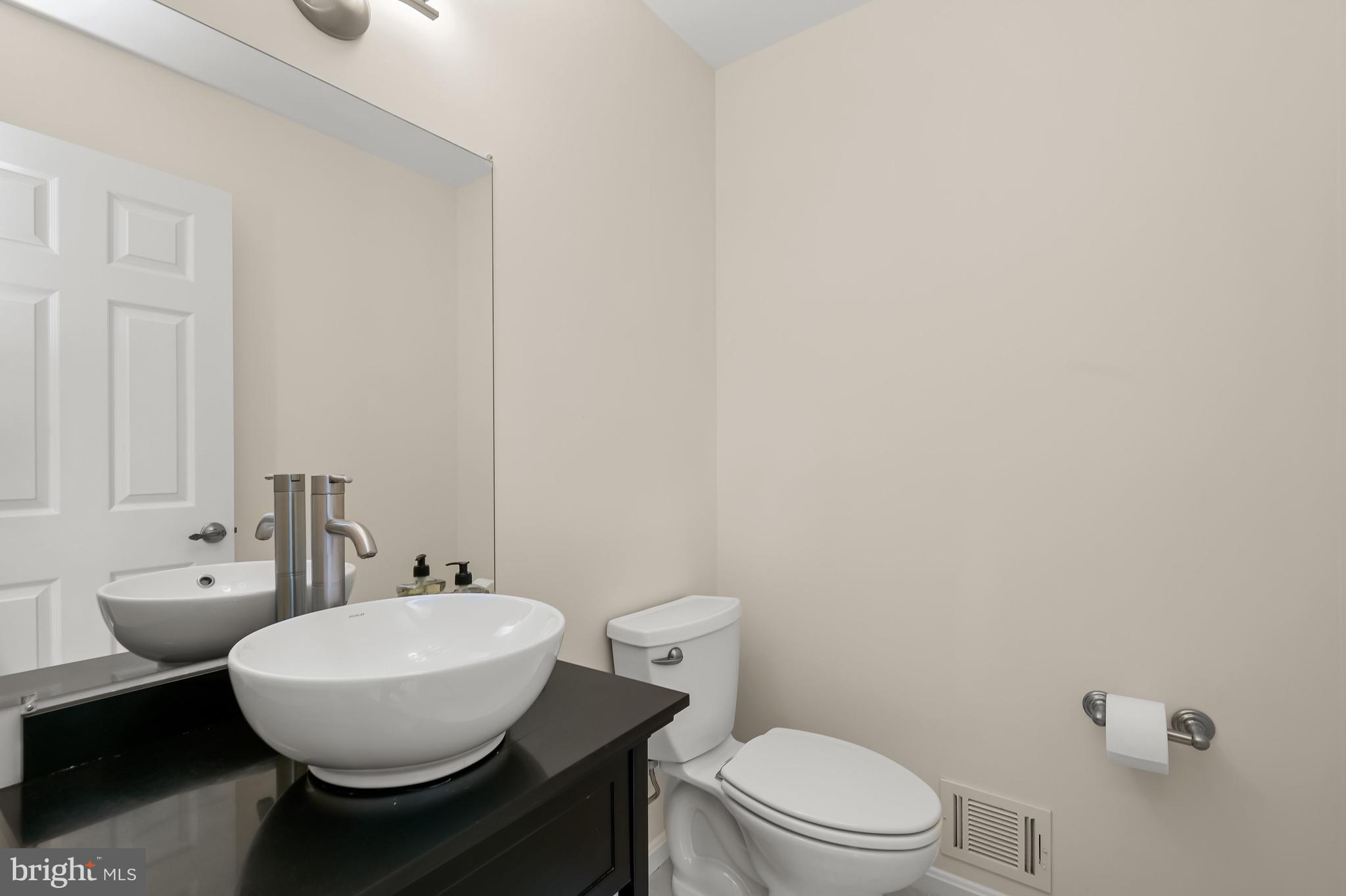 6109 EASTVIEW STREET