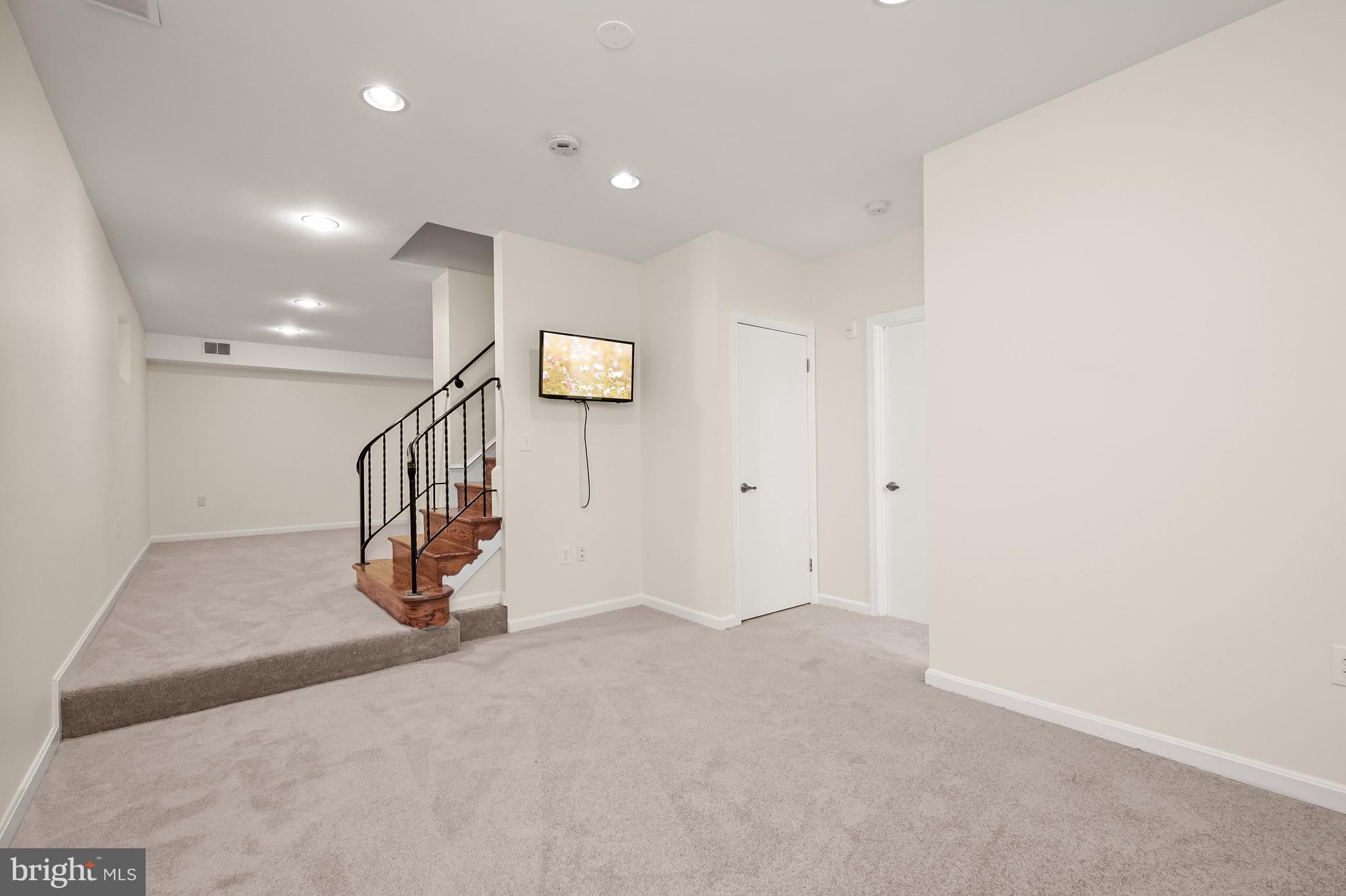 6109 EASTVIEW STREET