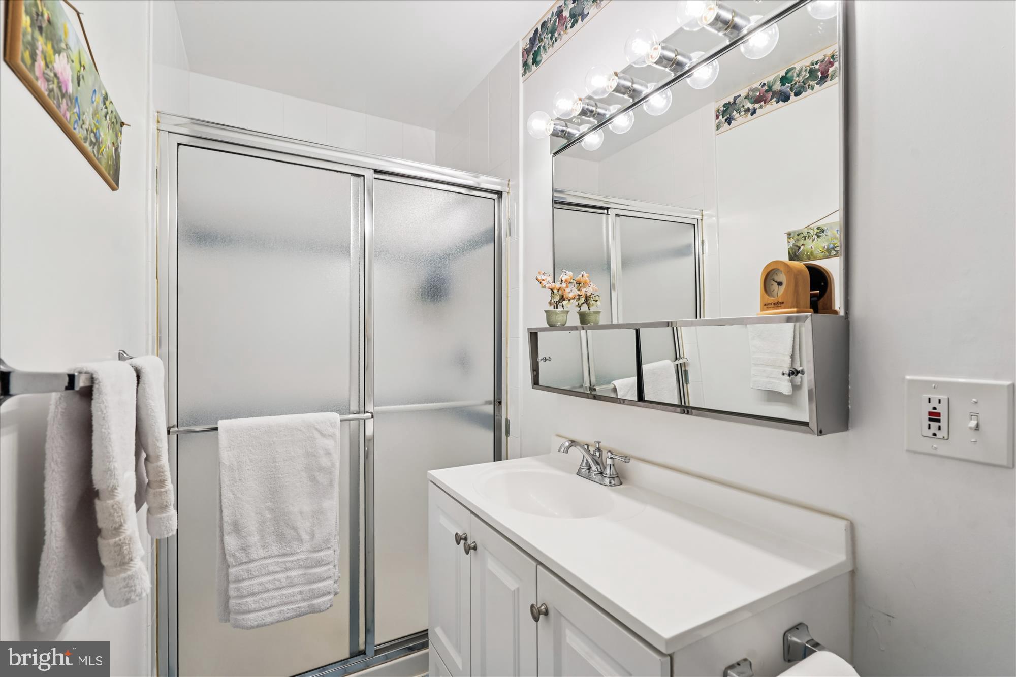 12119 GREENLEAF AVENUE