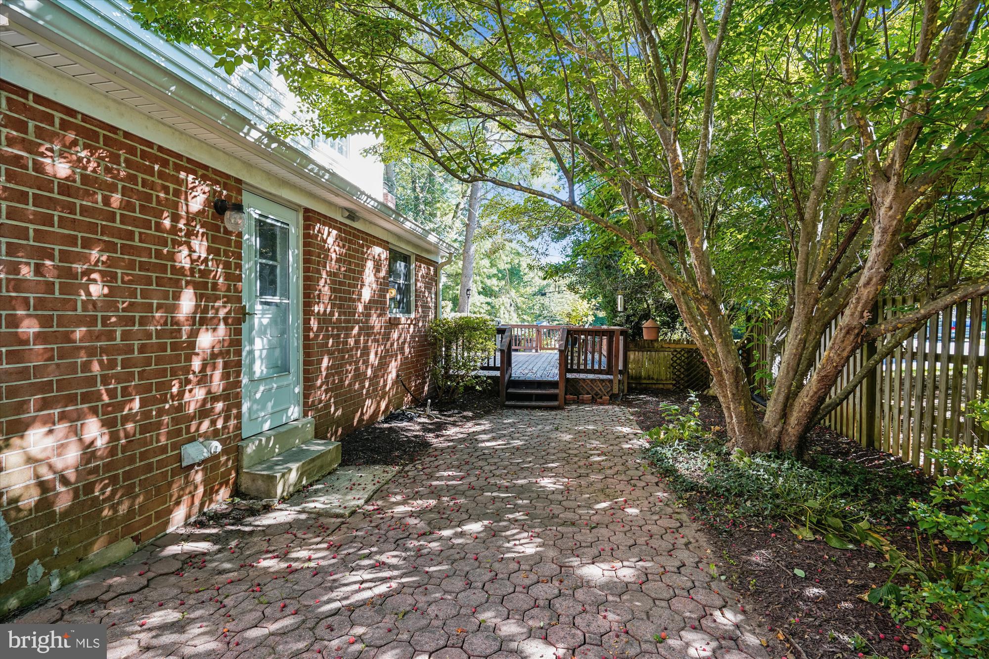 12119 GREENLEAF AVENUE