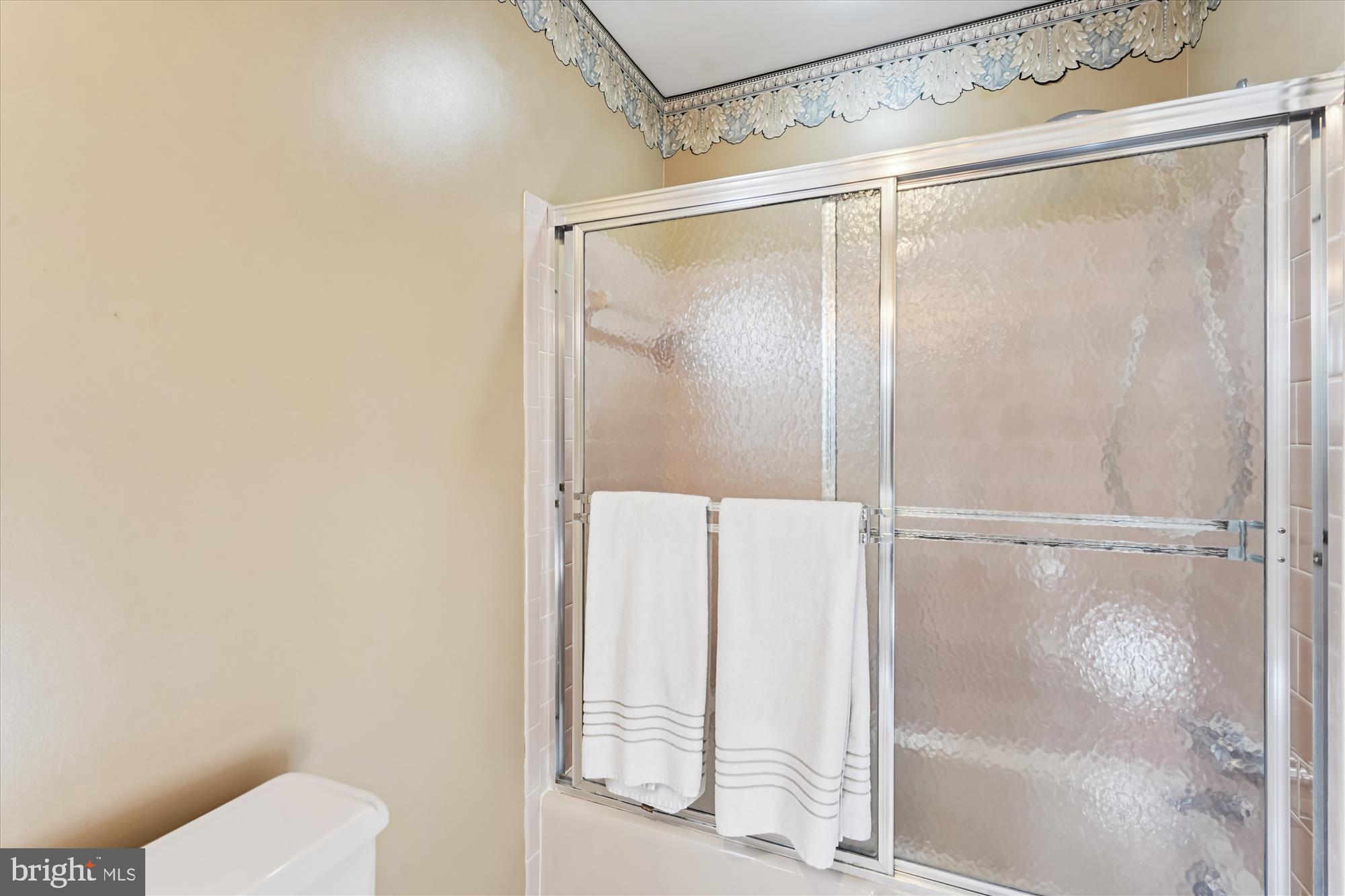 12119 GREENLEAF AVENUE