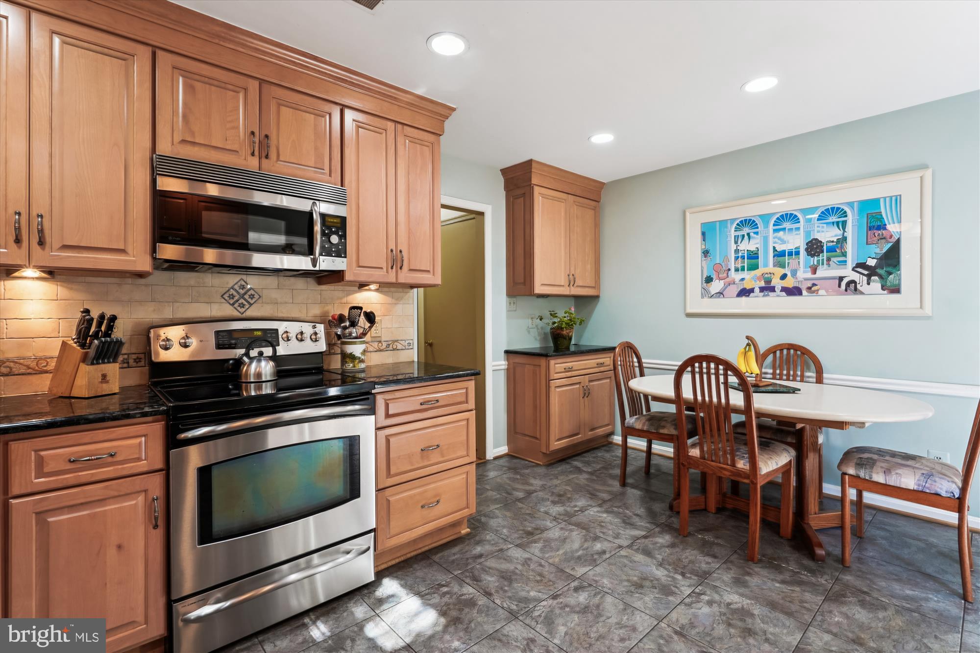 12119 GREENLEAF AVENUE