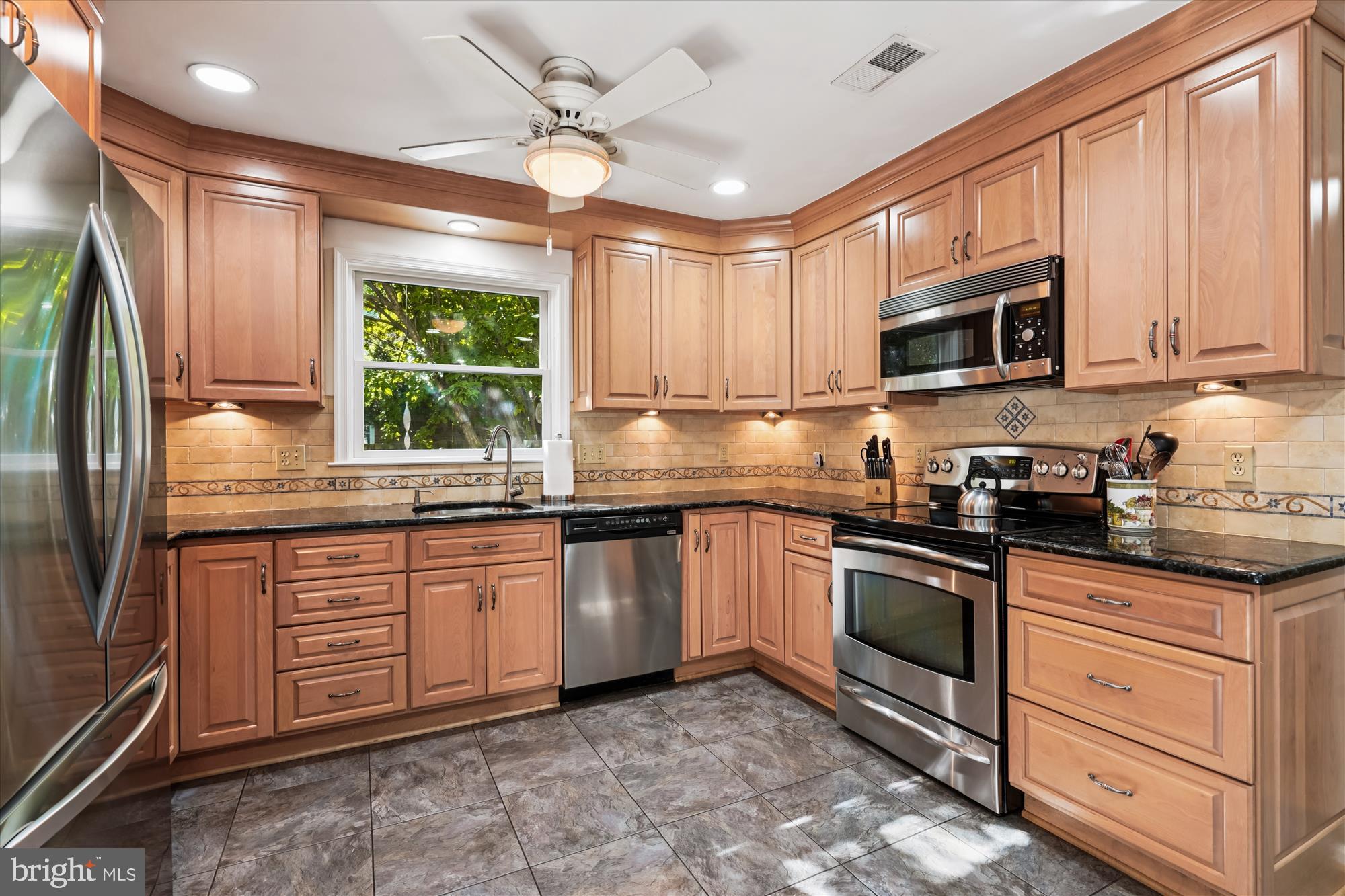 12119 GREENLEAF AVENUE