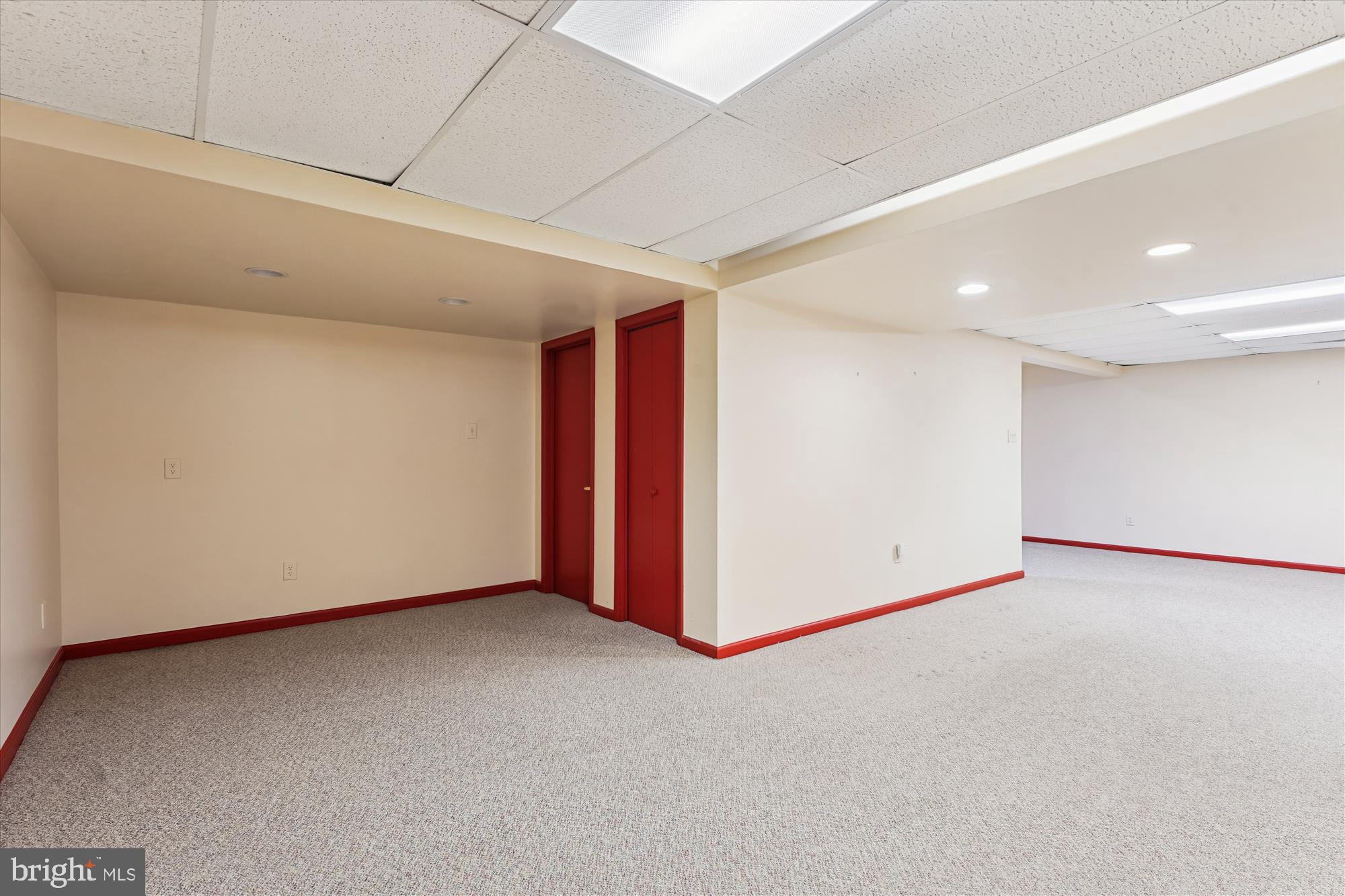 12119 GREENLEAF AVENUE