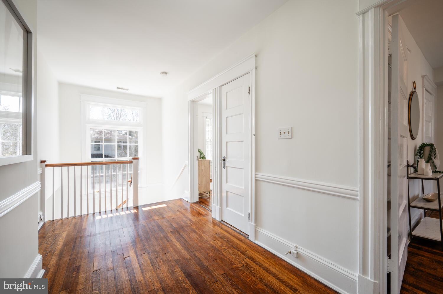 28 W IRVING STREET