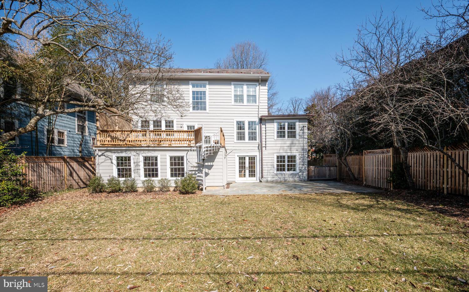 28 W IRVING STREET