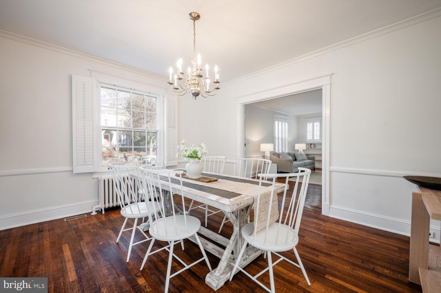 28 W IRVING STREET