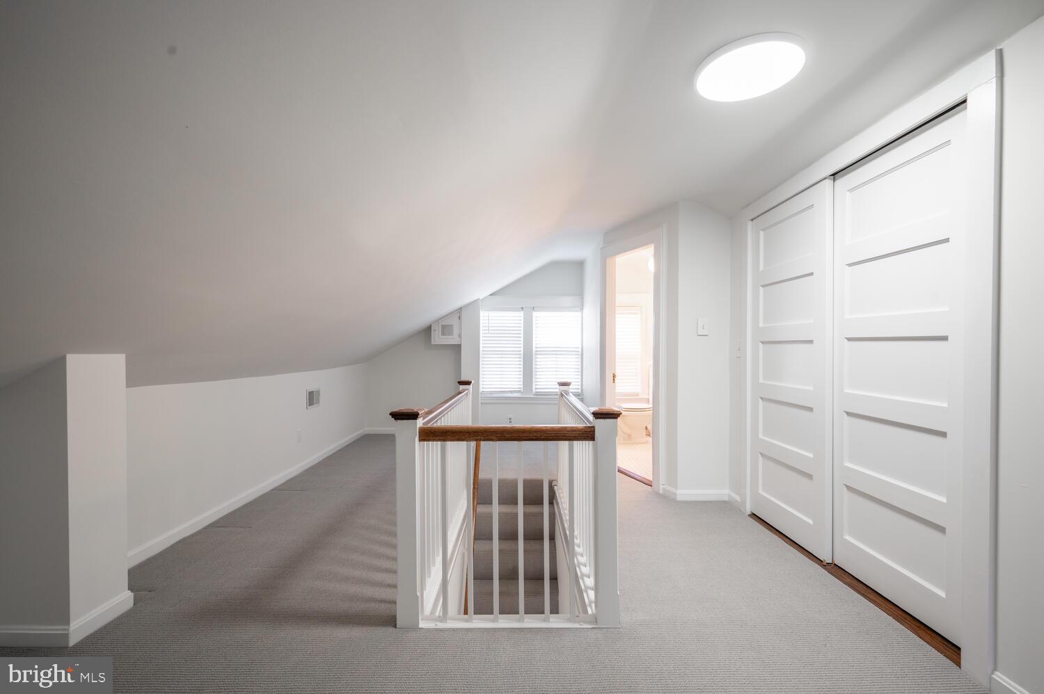 28 W IRVING STREET