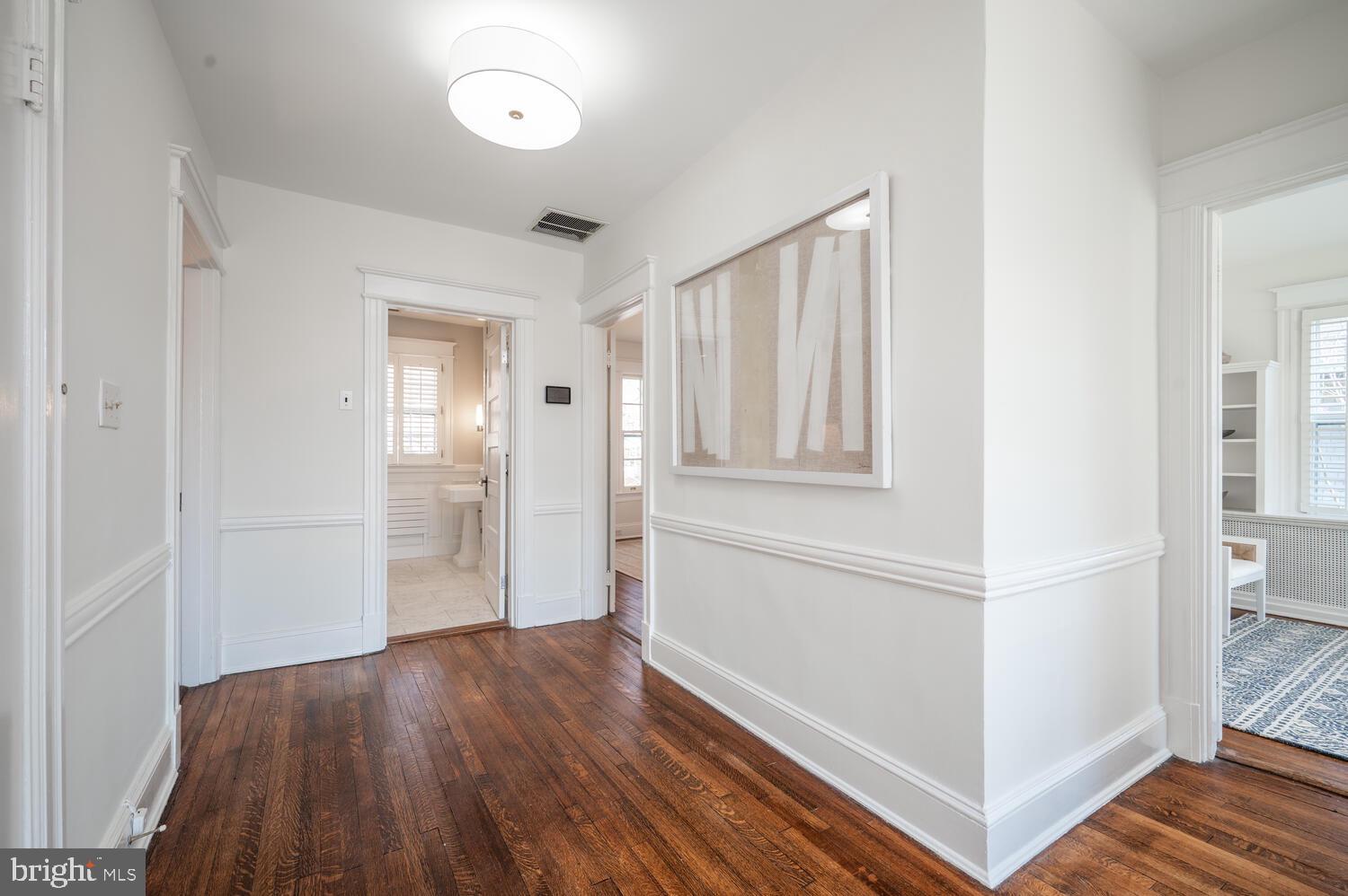 28 W IRVING STREET