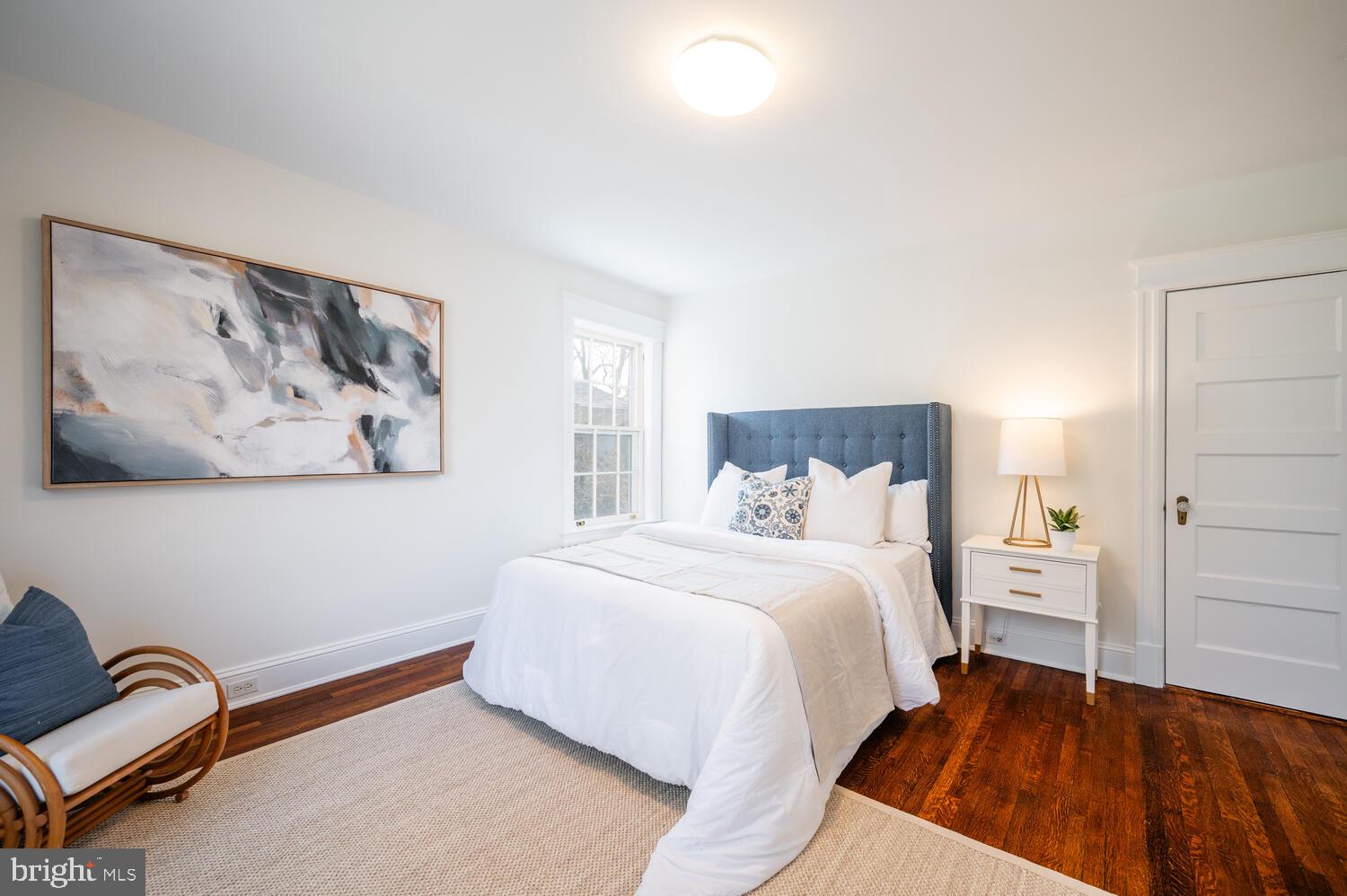 28 W IRVING STREET