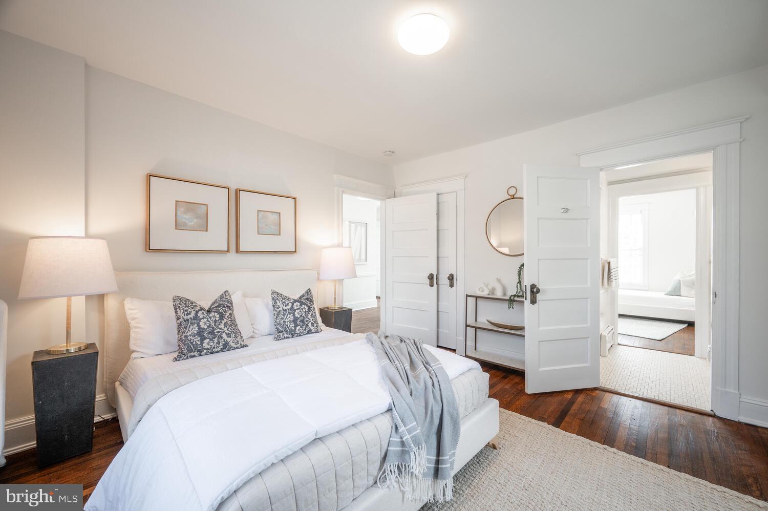 28 W IRVING STREET