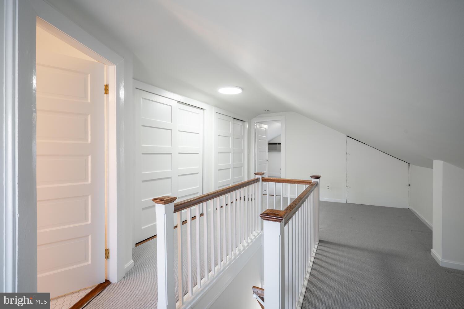 28 W IRVING STREET