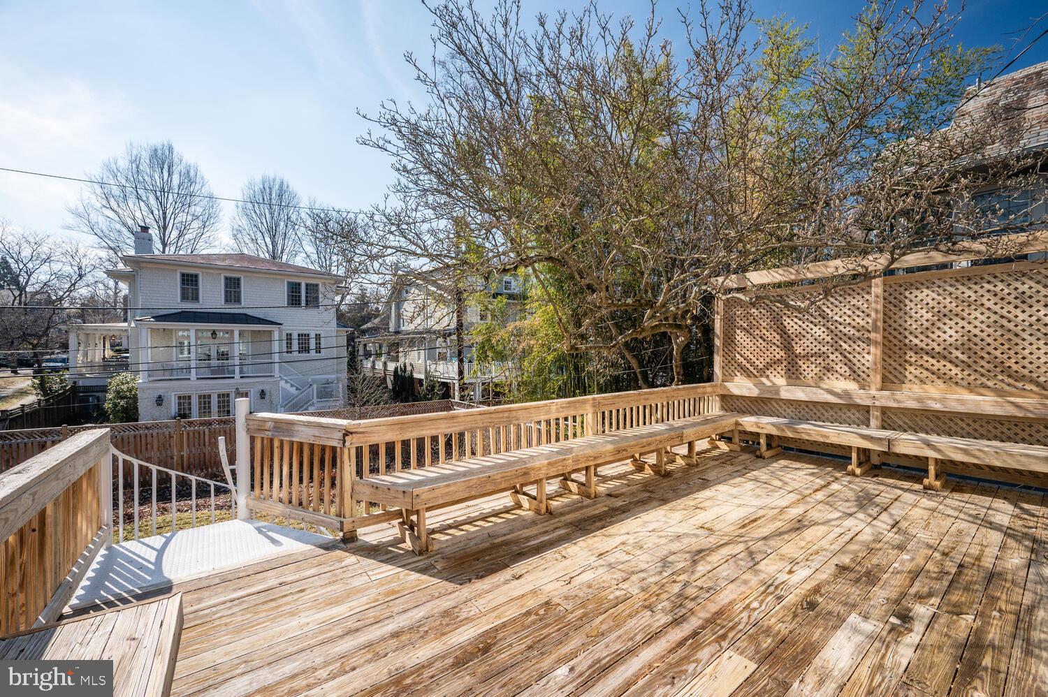 28 W IRVING STREET