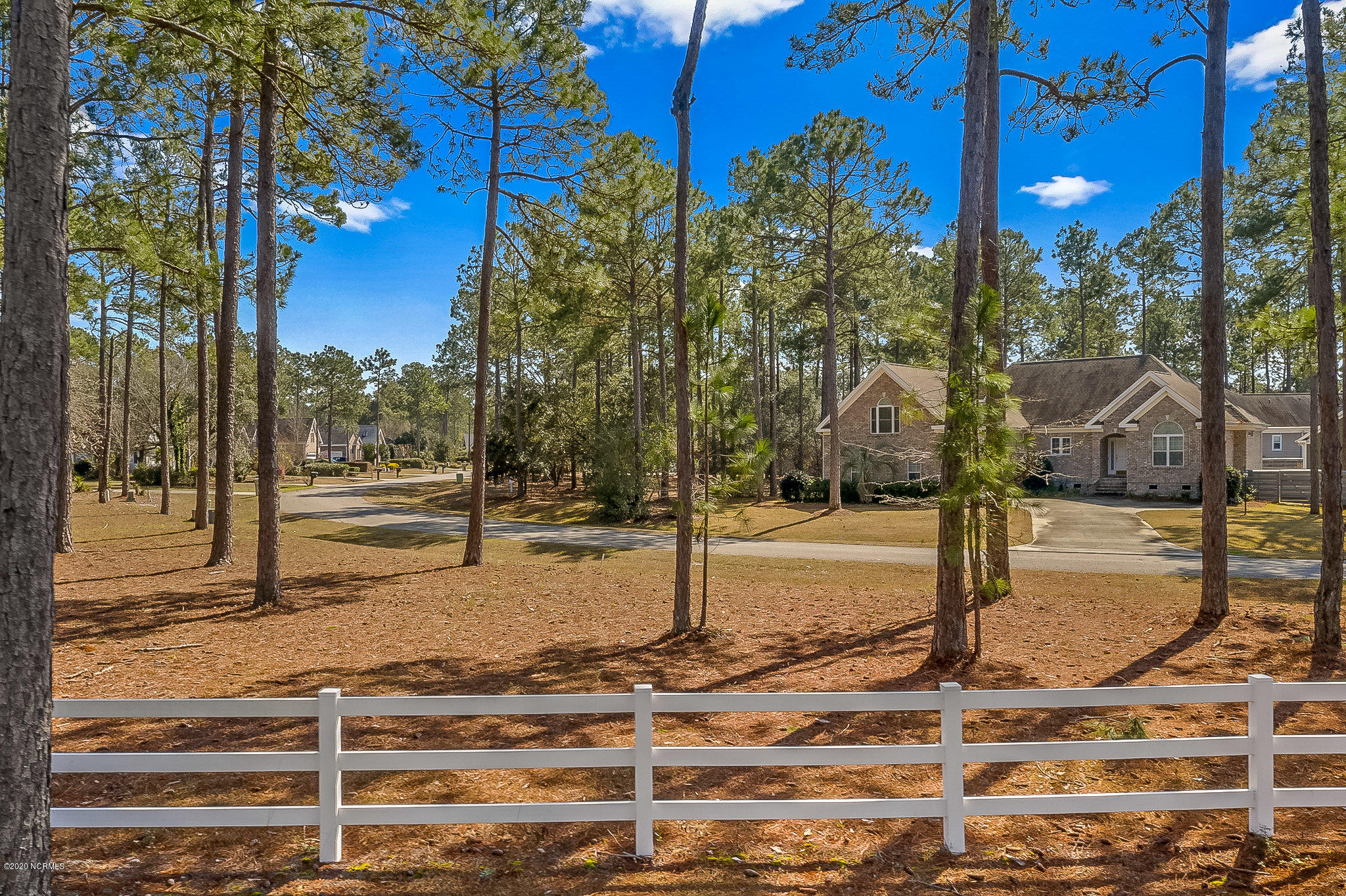 135 18 Forest Walk SW