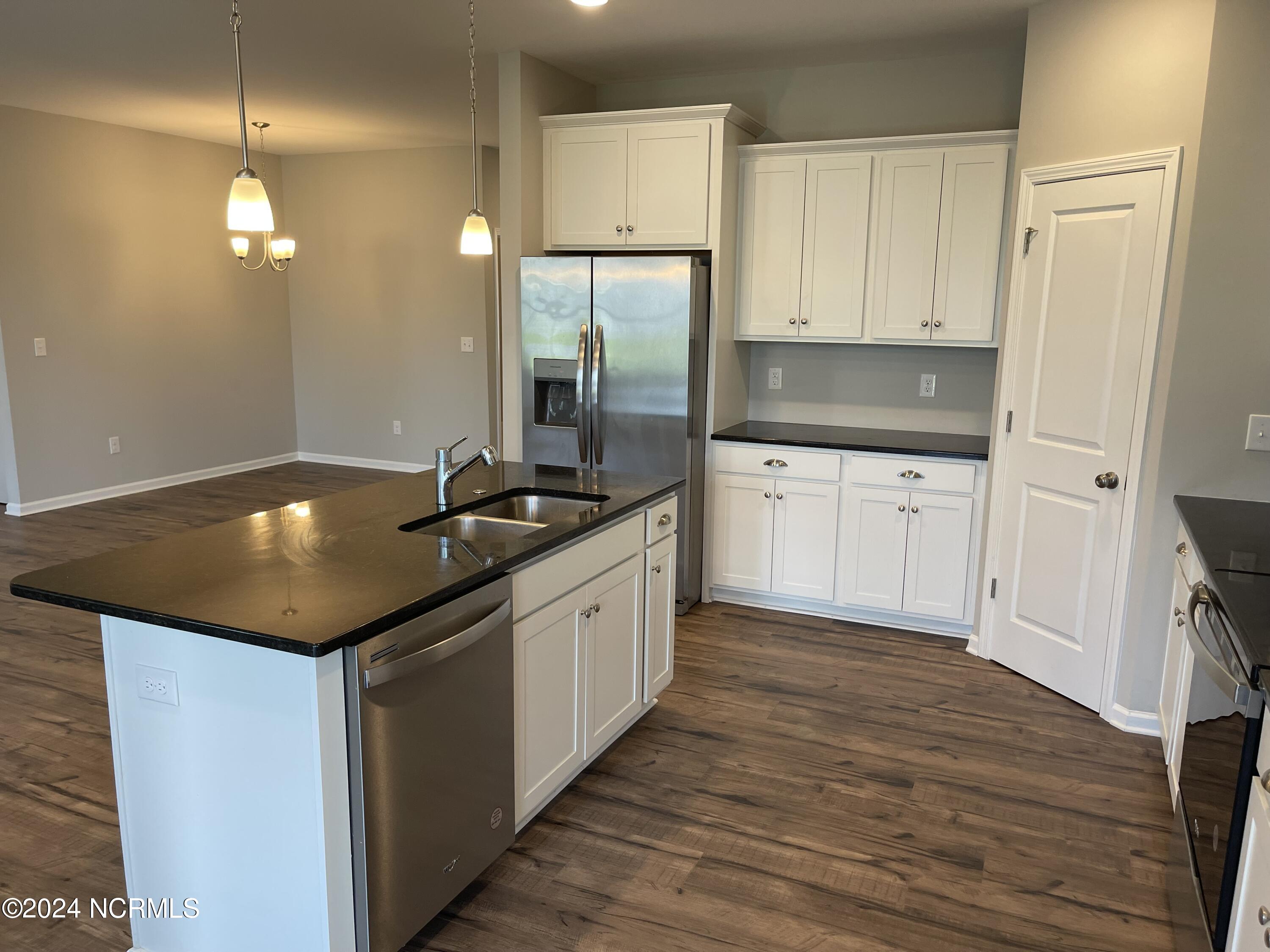 640 Landmark Cove