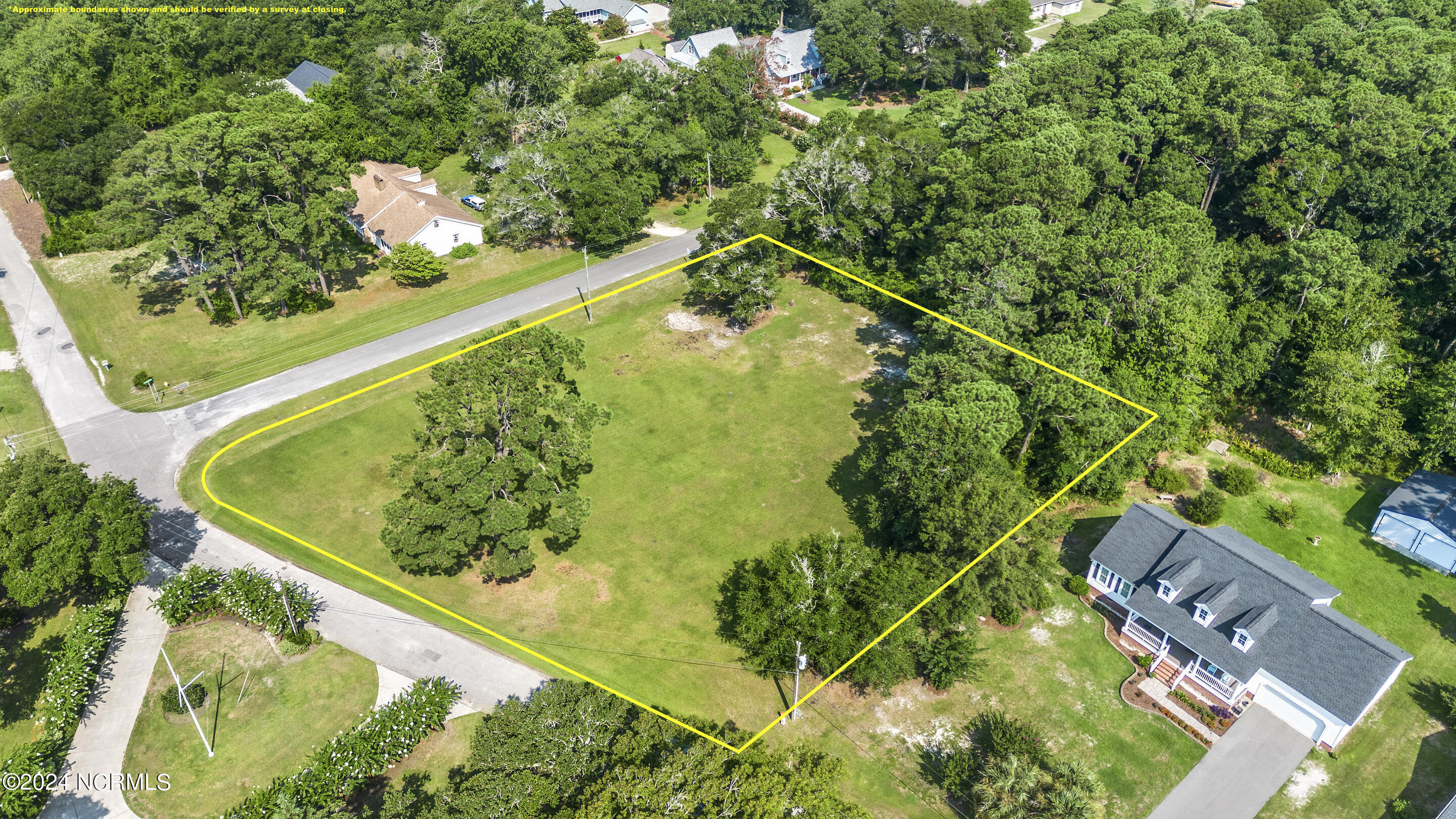 28 - .5 30 28,29,1/2 of 30 Roberta Road SW