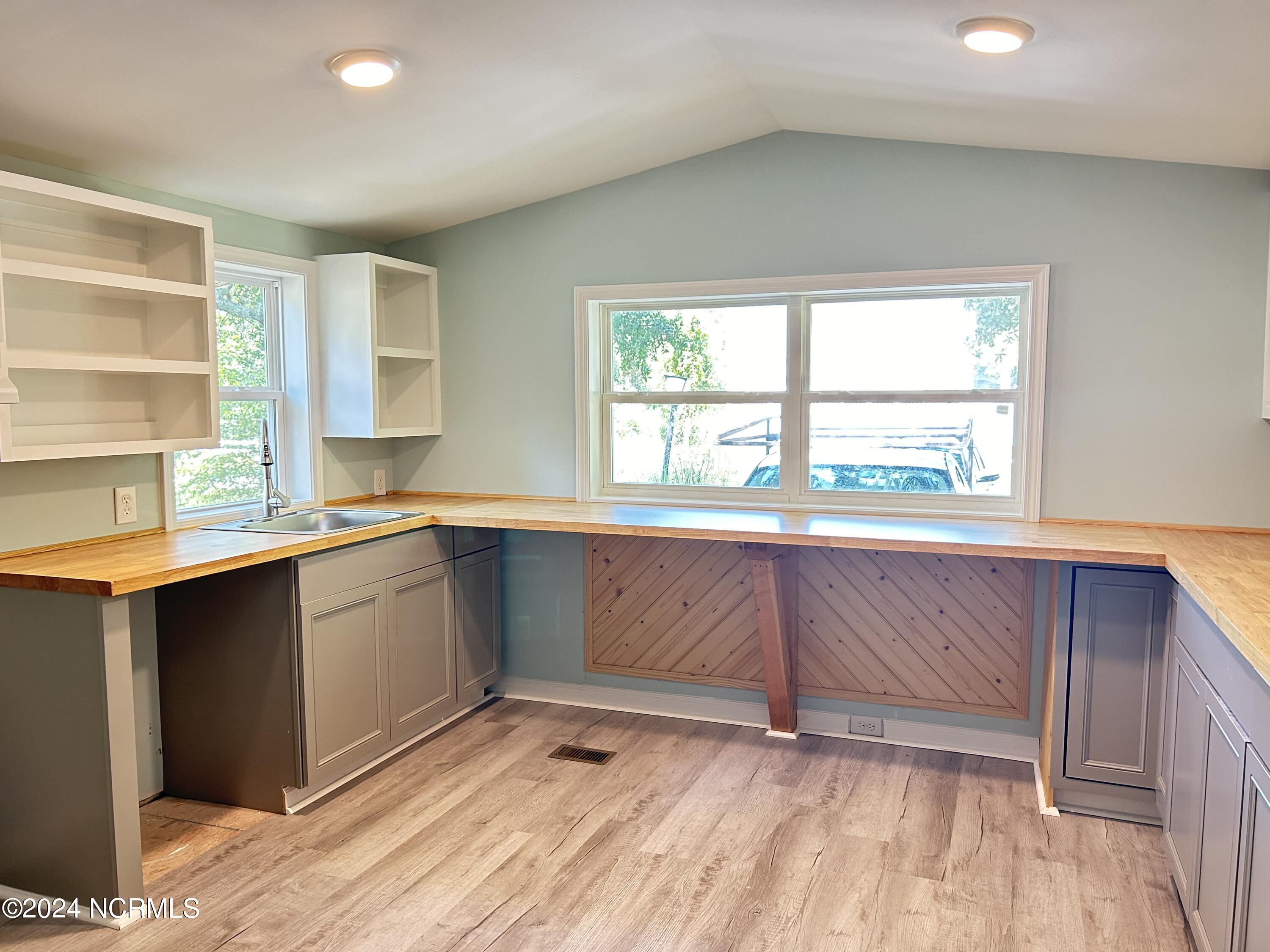 1184 Oak Court SW