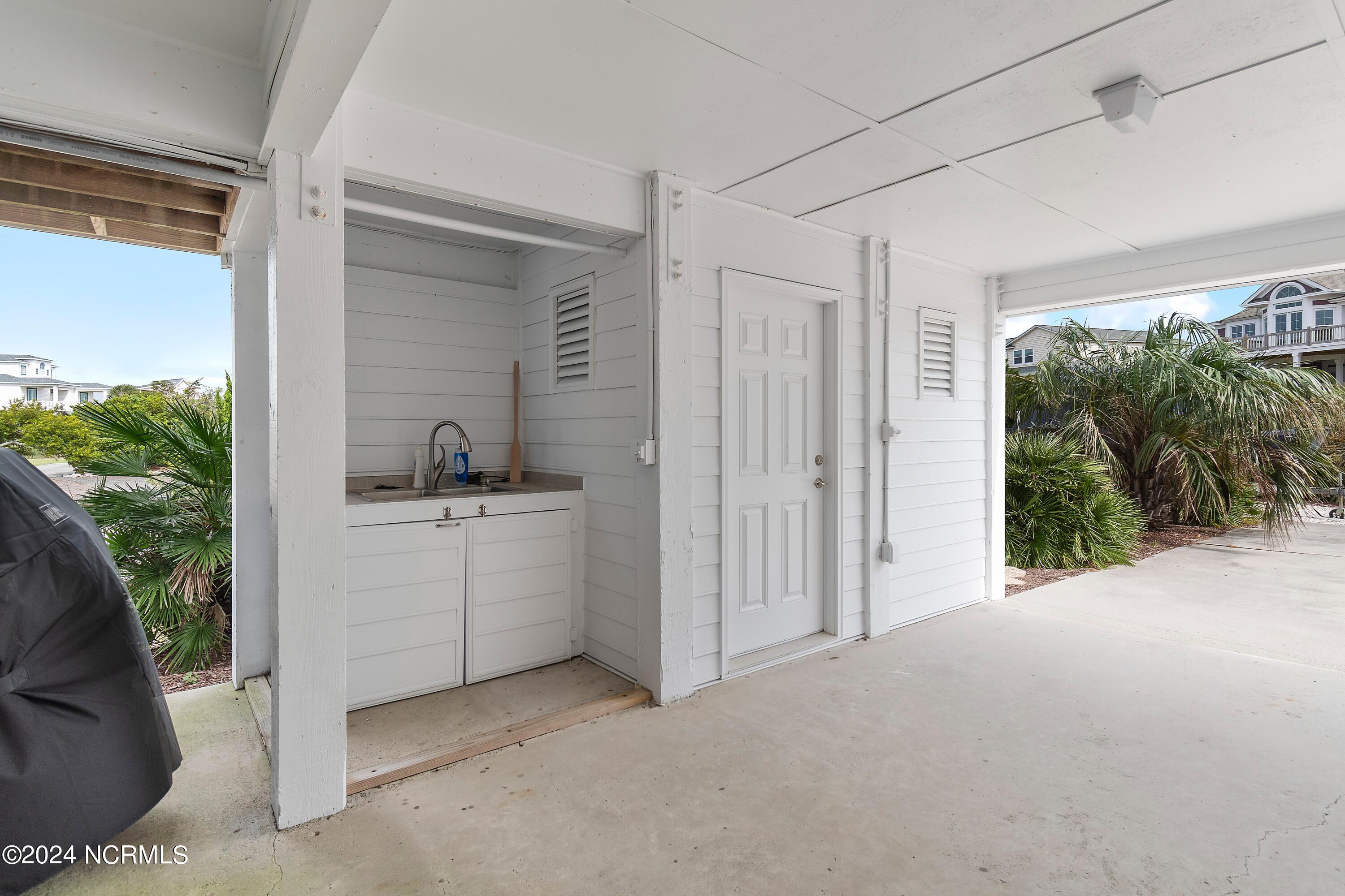 110 Skimmer Court