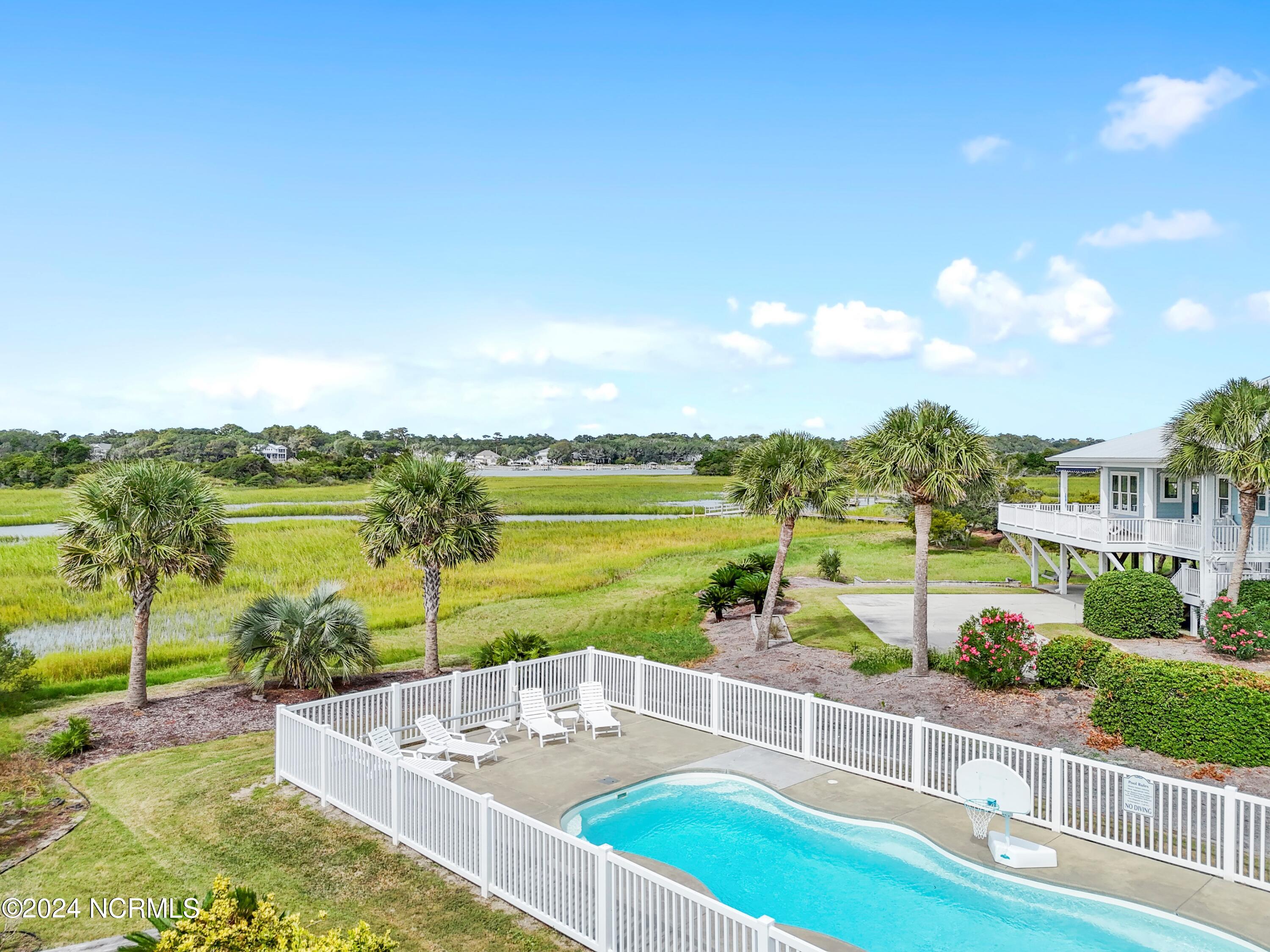 110 Skimmer Court