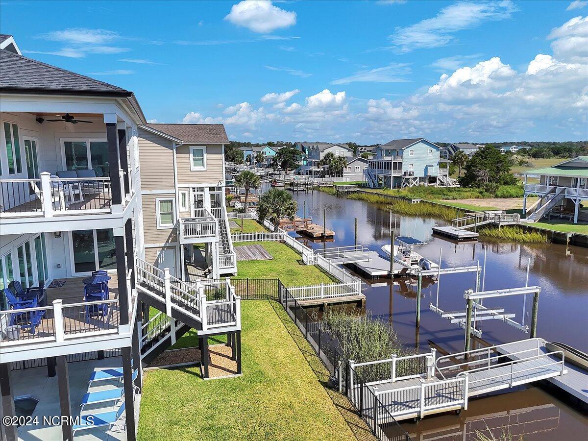 118 Dolphin Drive