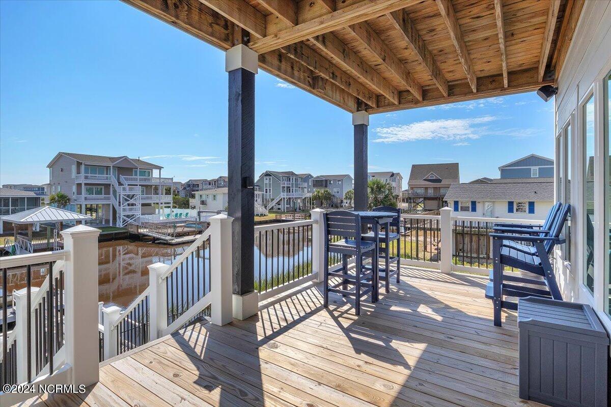 118 Dolphin Drive
