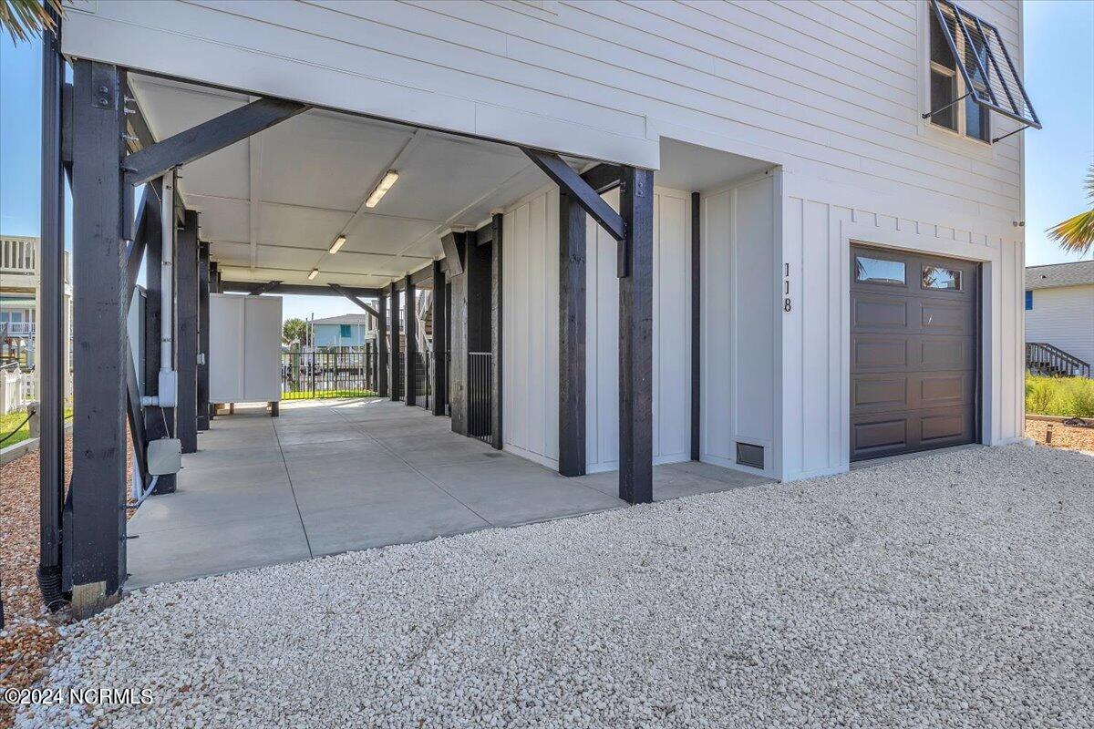 118 Dolphin Drive