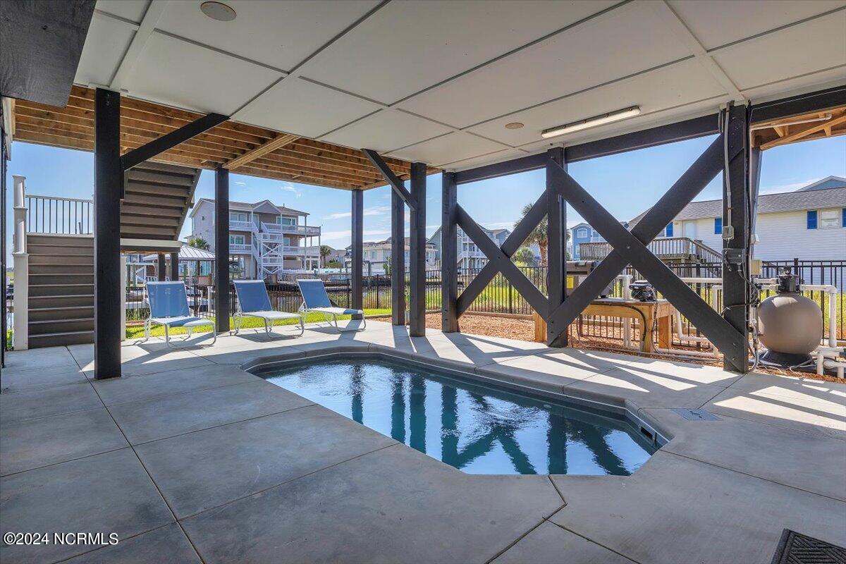 118 Dolphin Drive
