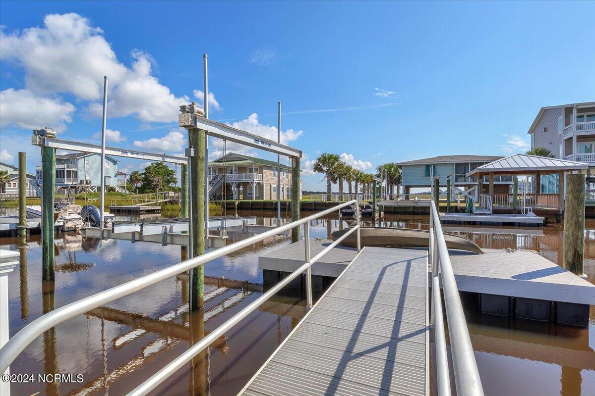 118 Dolphin Drive