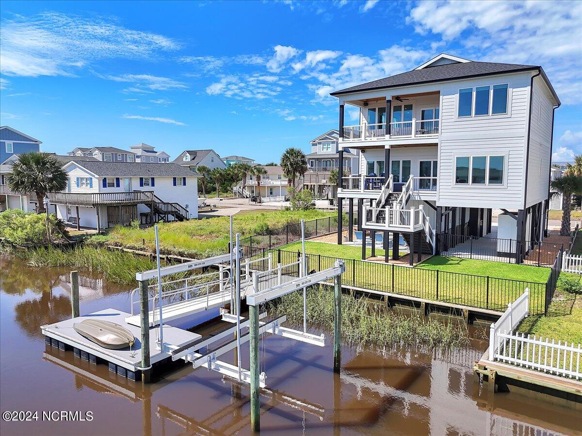 118 Dolphin Drive
