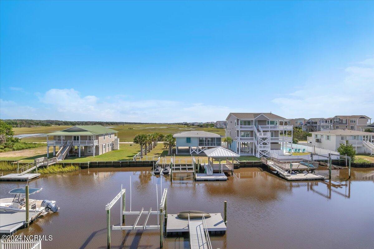 118 Dolphin Drive
