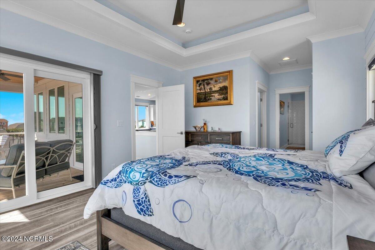 118 Dolphin Drive
