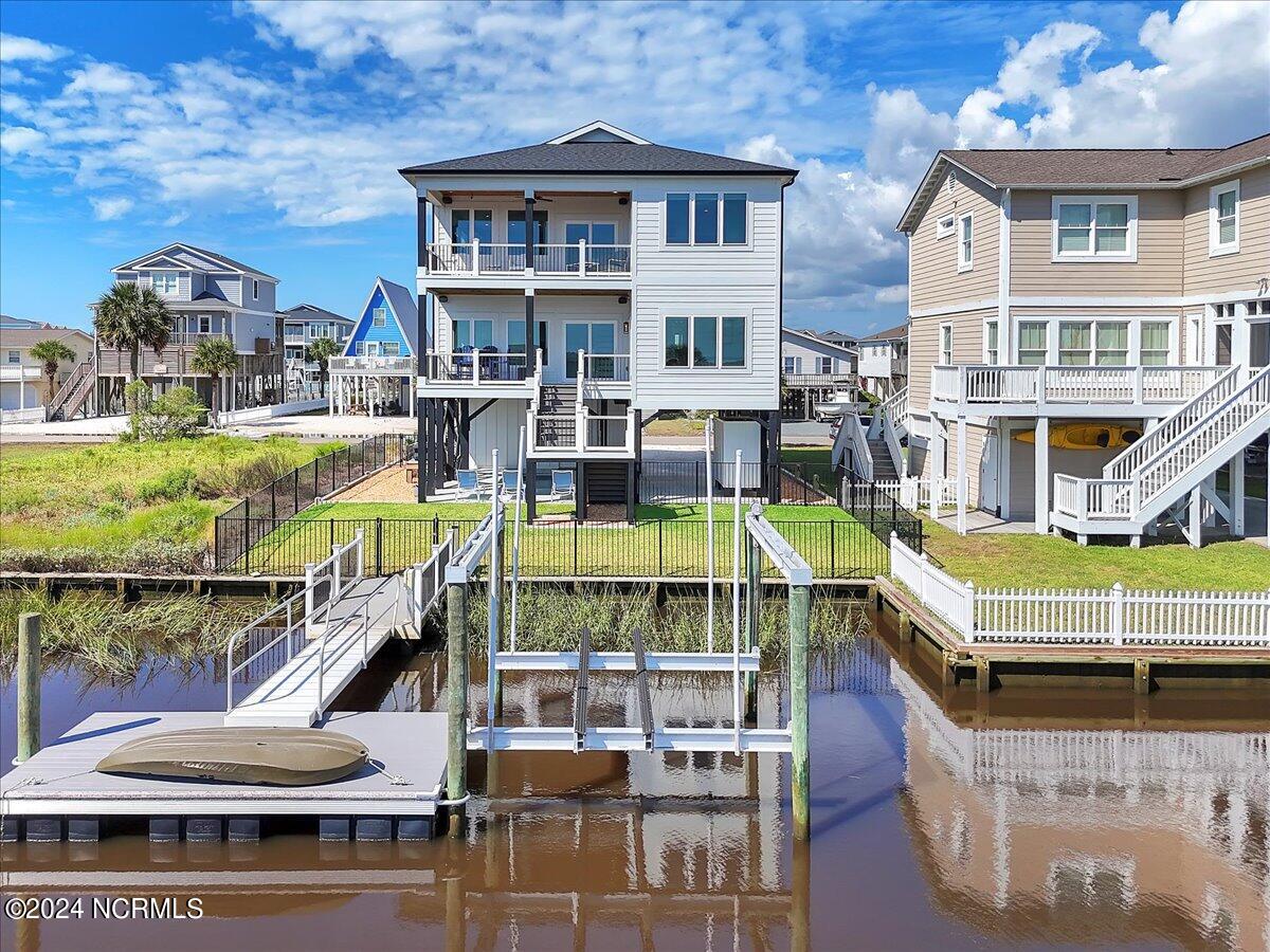 118 Dolphin Drive