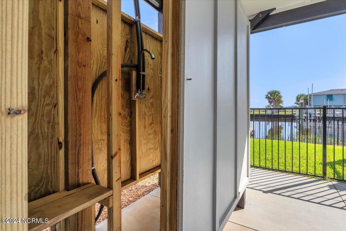 118 Dolphin Drive