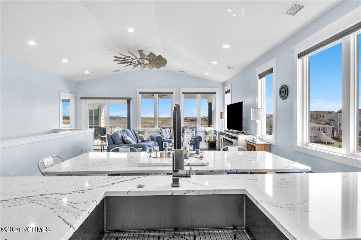 118 Dolphin Drive