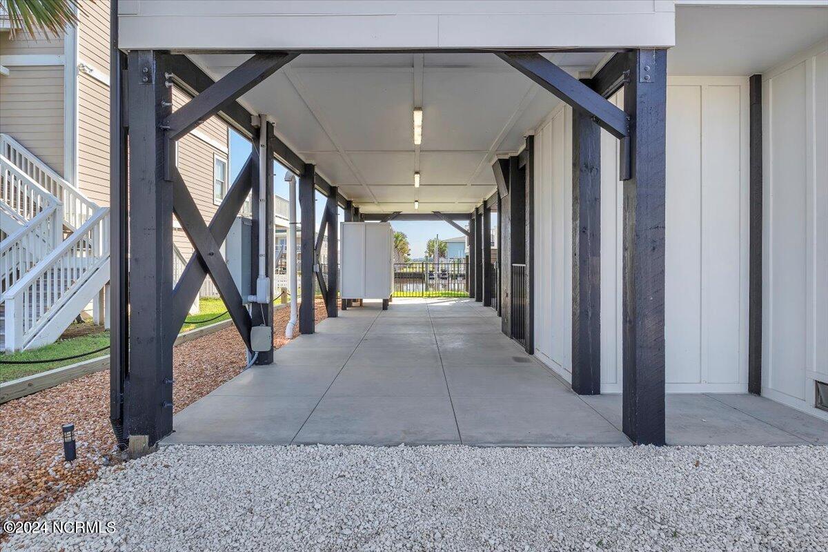 118 Dolphin Drive