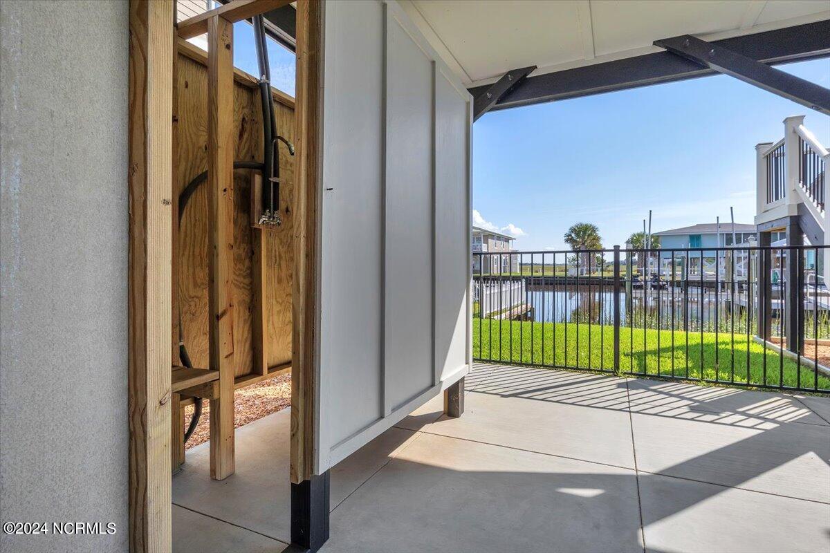 118 Dolphin Drive