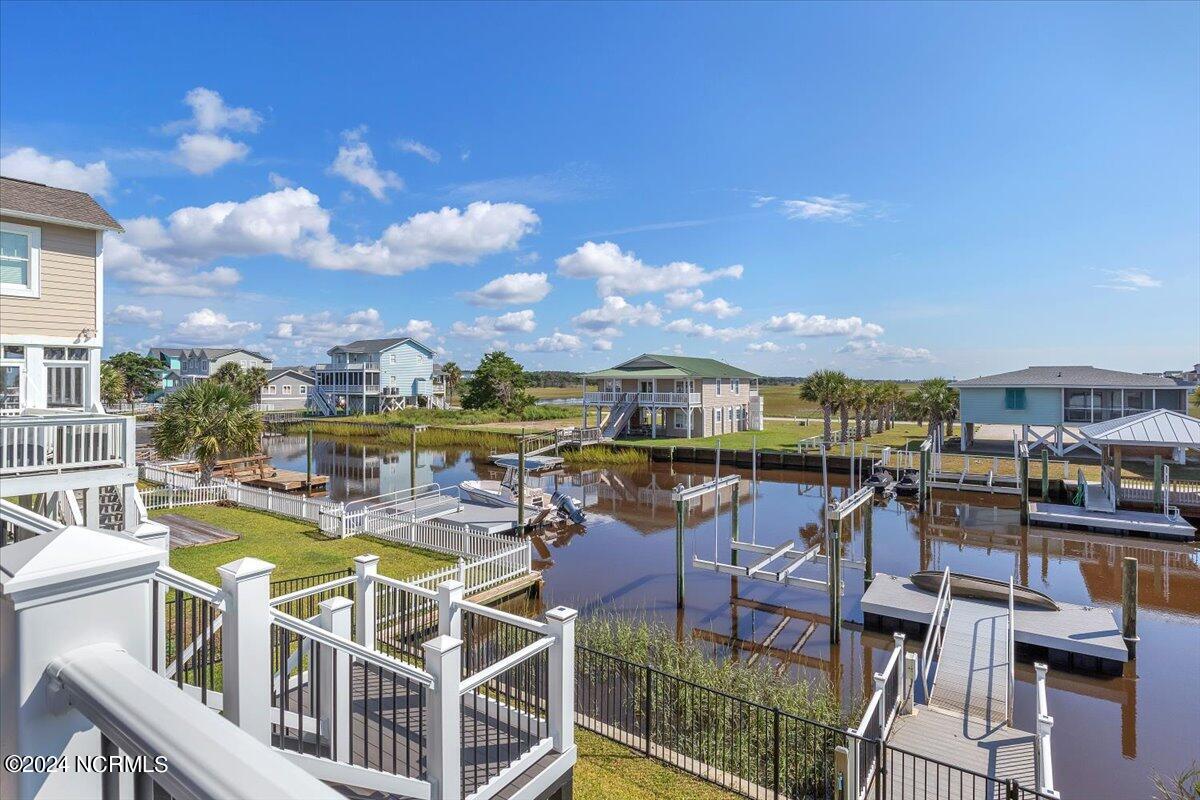 118 Dolphin Drive