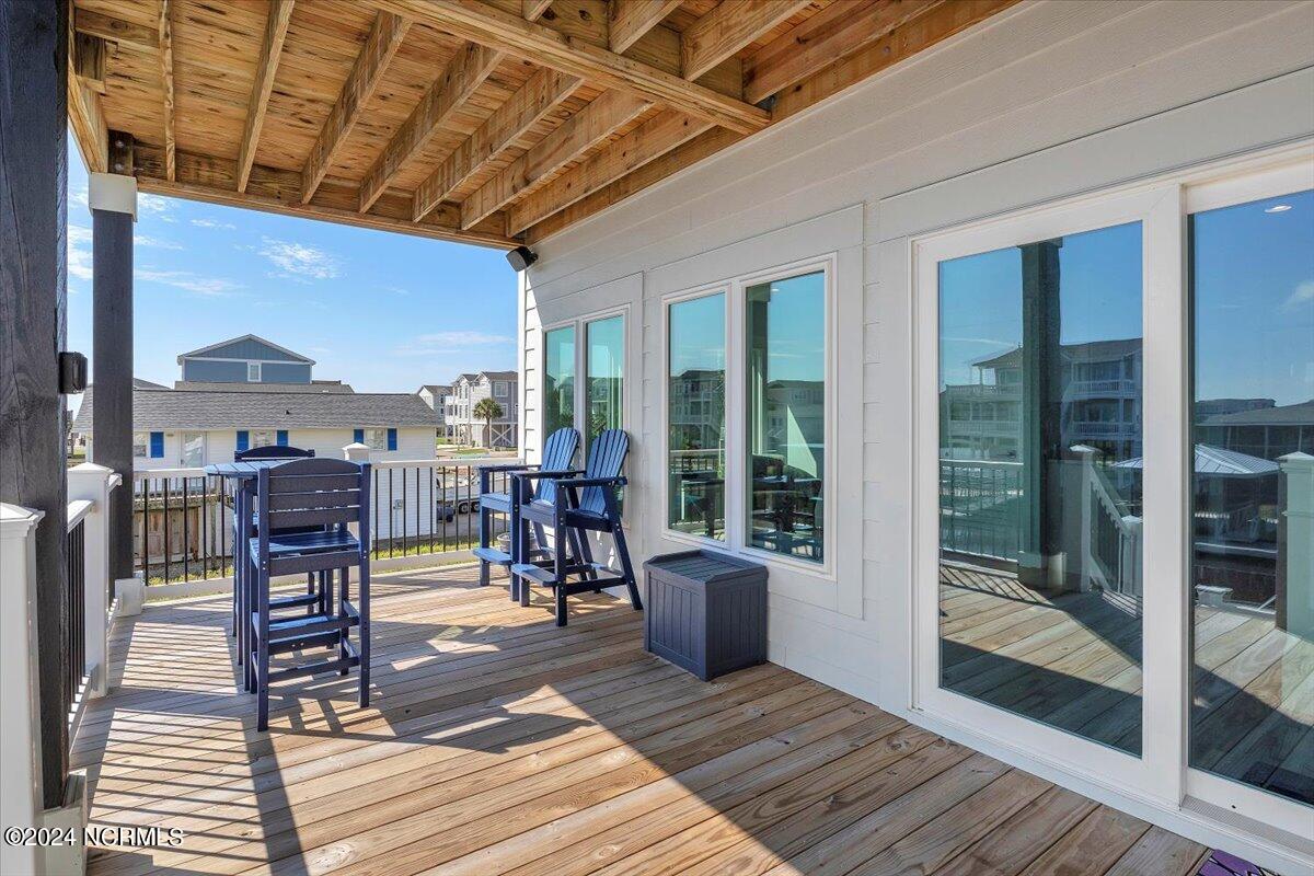 118 Dolphin Drive