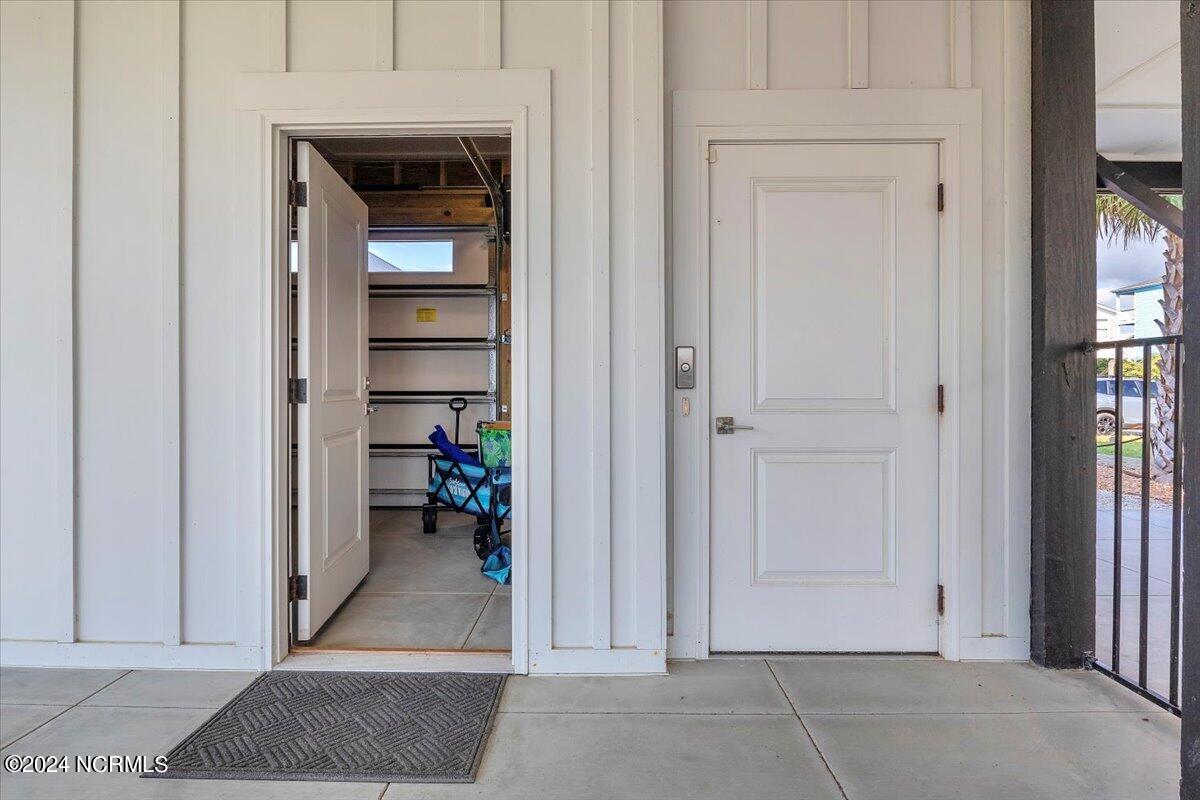 118 Dolphin Drive