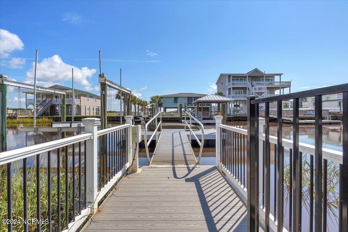 118 Dolphin Drive