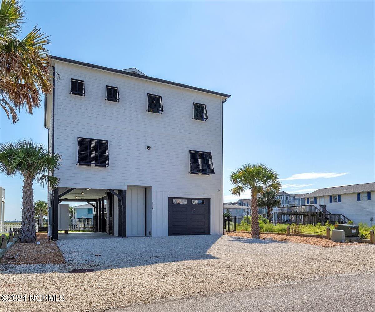 118 Dolphin Drive