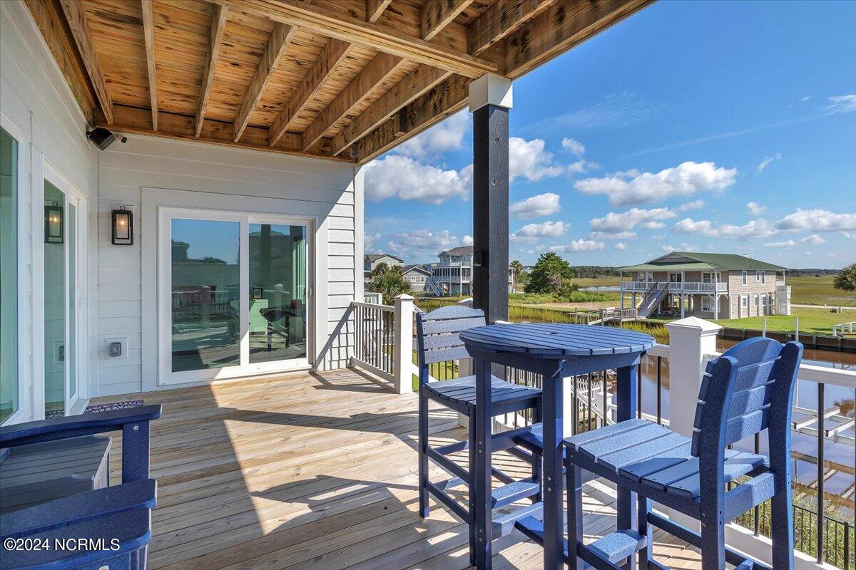 118 Dolphin Drive