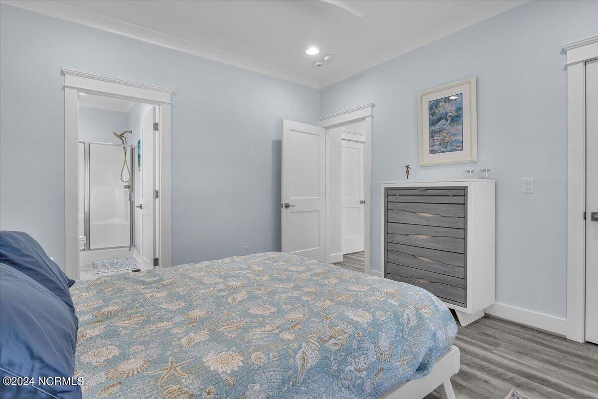 118 Dolphin Drive