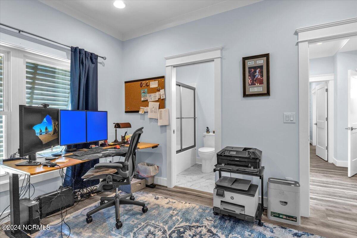 118 Dolphin Drive