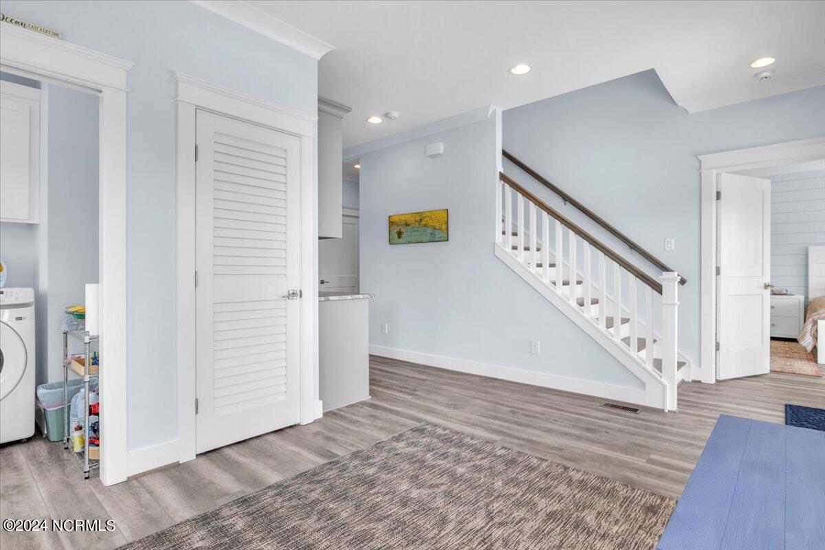 118 Dolphin Drive